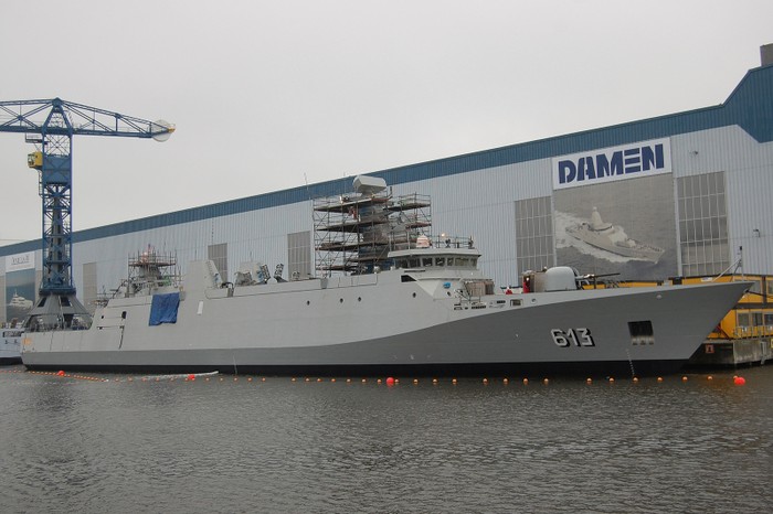 Khinh hạm TARIK BEN ZIAD (số hiệu 613) là sản phẩm của tập đoàn đóng tàu DAMEN của Hà Lan nghiên cứu và chế tạo.